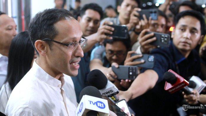 PEMERIKSAAN NADIEM MAKARIM - Mantan Menteri Pendidikan, Kebudayaan, Riset, dan Teknologi (Mendikbudristek) 2019-2024 Nadiem Makarim usai menjalani pemeriksaan di Jampidsus, Kejaksaan Agung, Jakarta Selatan, Selasa (15/7/2025). KPK juga sedang mengusut kasus Nadiem terkait google cloud. (TRIBUNNEWS/IRWAN RISMAWAN)