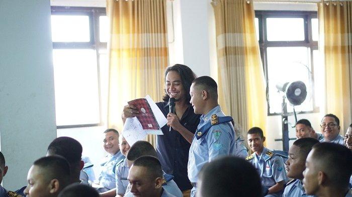 Js Khairen mendatangi salah satu siswa SMK N 2 Sangatta
