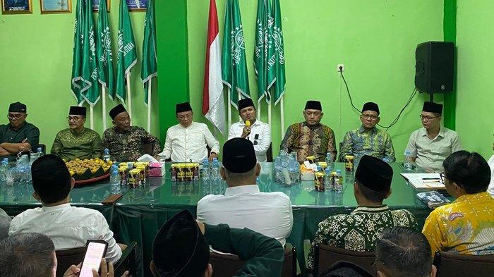 Bakal calon Gubernur dan Wakil Gubernur, Rudy Mas’ud dan Seno Aji ke Kantor Pengurus Wilayah Nahdlatul Ulama (PWNU) di Sekretariat PWNU Kaltim, Jalan Imam Bonjol, Kota Samarinda, Minggu (14/7/2024).
