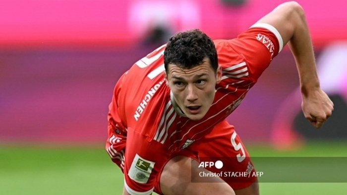 Bek Bayern Munchen, Benjamin Pavard. Pemain berkebangsaan Prancis itu kembali dikaitkan dengan AC Milan pada jendela transfer musim panas mendatang.