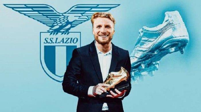 Ciro Immobile saat mendapat penghargaan sepatu Emas Eropa.