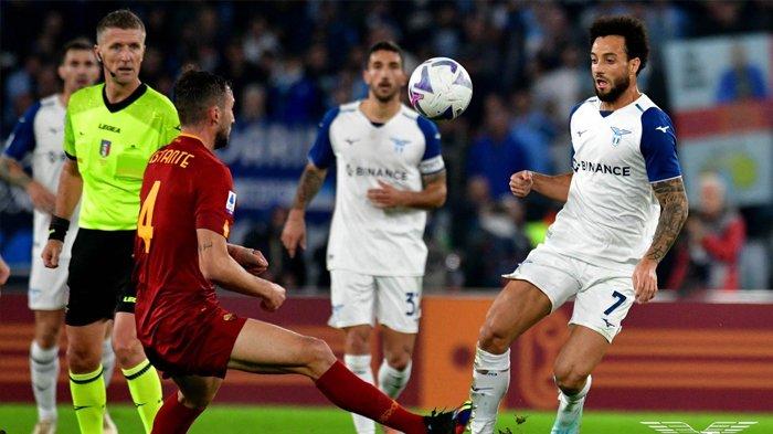 Duel AS Roma vs Lazio di Stadion Olimpico pada pertandingan Liga Italia Serie A, Senin (7/11/2022). Laga tersebut dimenangkan Lazio dengan skor 1-0.