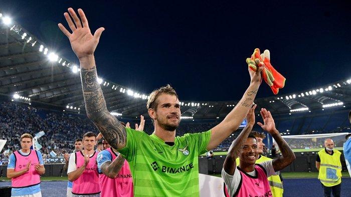 Ivan Provedel dkk mendapat tepuk tangan dari penonton di Stadion Olimpico Roma pada pertandingan Liga Italia Serie A Lazio vs Bologna, Minggu (14/8/2022).