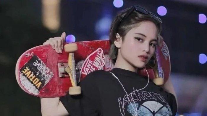 Jeje Slebew alias Jasmine Laticia