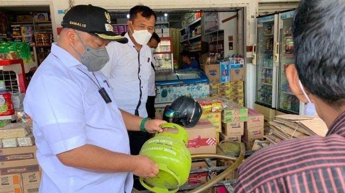 Kabag Ekonomi Setkab Berau, Kamarudin - LPG di Berau dipastikan aman jelang idul adha. Peringatkan para agen untuk menjula sesuai HET