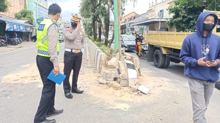 Ilustrasi polisi melakukan olah TKP di lokasi kecelakaan Jalan Ahmad Yani, Kota Samarinda, Kalimantan Timur. 