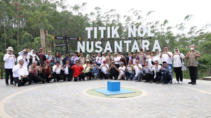 Ketua Komisi II DPR RI, Ahmad Doli Kurnia Tandjung, bersama anggota Komisi II DPR RI lainnya melakukan kunjungan ke proyek pembangunan Gedung Kemenko dan Lapangan Upacara, Ibu Kota Nusantara (IKN), Kalimantan Timur.TRIBUNKALTIM.CO/HO