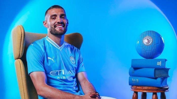 Manchester City meresmikan kedatangan Mateo Kovacic yang dibeli dari Chelsea di bursa transfer musim panas 2023/2024.