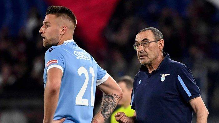 Sergej Milinkovic-Savic bersama pelatih Lazio Maurizio Sarri.