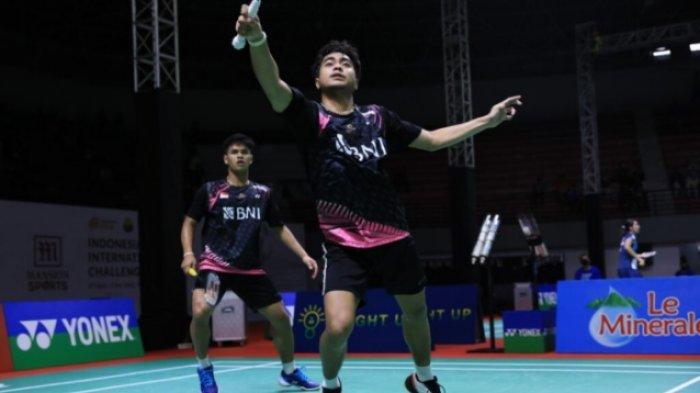 Muhammad Rayhan Nur Fadillah/Rahmat Hidayat. Berikut ini rekap hasil badminton Thailand Masters 2023 hari ini. Penutupan manis Rayhan/Rahmat, 5 wakil Indonesia lolos ke 16 besar.