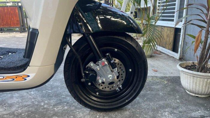 Shockbreaker depan pakai merk VND dan Wheeldop Velg depan Yamaha Fazzio