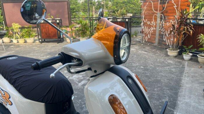 Spion Model Classic dan Windshield merk TTR pada motor Yamaha Fazzio