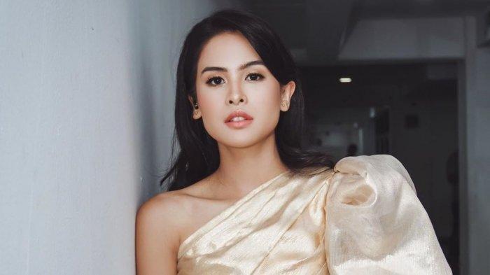 Artis peran dan penyanyi Maudy Ayunda.