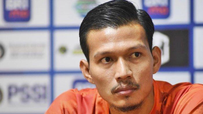 Pemain Borneo FC Agung Prasetyo saat sesi konferensi pers di Stadion Demang Lehman, Martapura, Kalimantan Selatan pada Sabtu (30/7/2022), jelang laga melawan Barito Putera, pada lanjutan Liga 1.