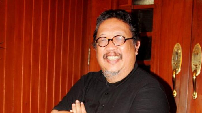 Aktor kawakan Didi Petet saat menjadi juri pada final akting LA Lights IndieMovie 2013 di Bandung.