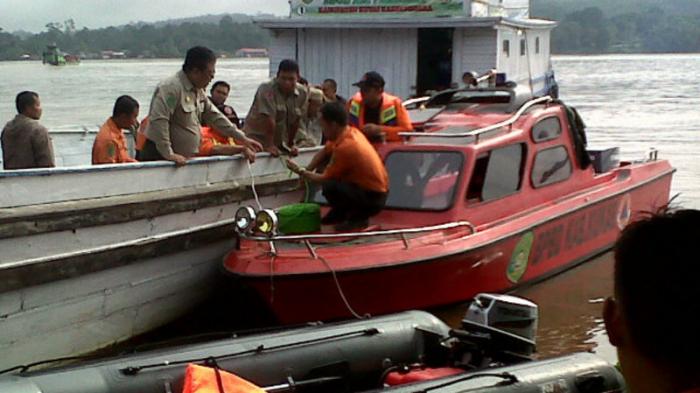 Feri Tradisional Tenggelam di Tenggarong, Satu Orang Hilang ...
