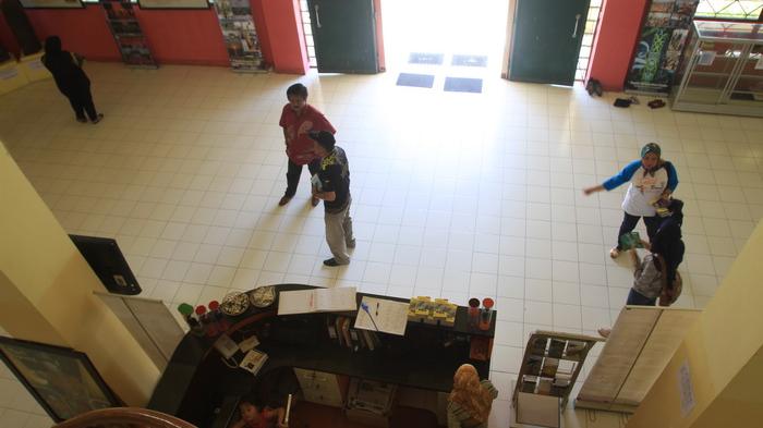 Para wisatawan, menyempatkan diri ke Jam Bentong yang menjadi pusat informasi pariwisata di Kabupaten Kukar. Jam Bentong juga merupakan salah satu objek wisata di kabupaten ini