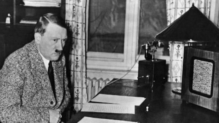 ADOLF HITLER. Simak informasi dan penjelasan terkait Sejarah 24 Februari pertama kali Partai Nazi Jerman didirkan, dan perkembangannya bersama Adolf Hitler.