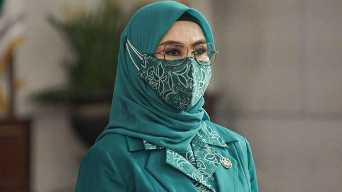 Nurlena Rahmad Mas'ud saat dikukuhkan menjadi Bunda PAUD Kota Balikpapan di Pendopo Odah Etam, Samarinda, Selasa (14/9/2021).