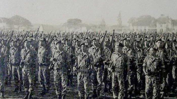 Pasukan Trikora dari Cadangan Utama Angkatan Darat (CADUAD) kini bernama Komando Strategis Angkatan Darat atau Kostrad yang diterjunkan untuk membebaskan Irian Barat.