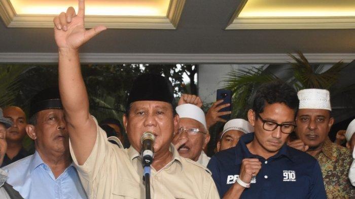 Calon Presiden RI, Prabowo Subianto akhirnya tampil bersama calon Wakil Presiden RI, Sandiaga Uno, Kamis (18/4/2019) sore. Keduanya tampil mendeklarasikan klaim kemenangan dalam Pilpres 2019, atas pasangan Joko Widodo-Ma'ruf Amin.