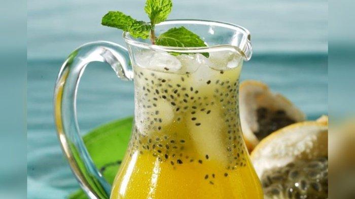 Dengan menghadirkan resep squash markisa mint, momen buka puasa pun jadi makin ramai. Dahaga seharian berpuasa langsung minggat.