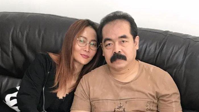 Inul Daratista dan sang suami, Adam Suseno.