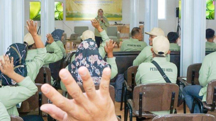 Direktorat Ketahanan Pangan, Kedeputian Lingkungan Hidup dan Sumber Daya Alam melaksanakan sosialisasi pertanian perkotaan, Kamis (3/8/2023), di Hunian Pekerja Konstruksi IKN.