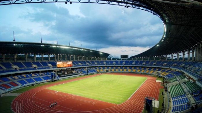 STADION PALARAN - Intip profil, kapasitas Stadion Palaran Samarinda, lokasi diadakannya konser Sheila on 7 'Tunggu Aku Di Samarinda' muat hingga 67.000 penonton.