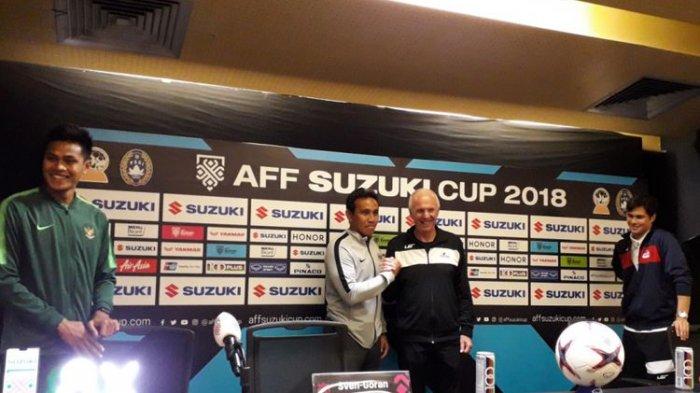 Sven-Goran Eriksson saat menukangi Timnas Filipina bersalaman dengan pelatih Timnas Indonesia Bima Sakti dalam konferensi pers di Stadion Utama Gelora Bung Karno, Jakarta, Sabtu (24/11/2018).