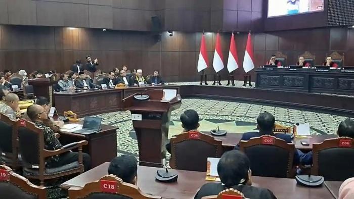 Alumni UNS Tantang Aturan Ijazah Capres di MK