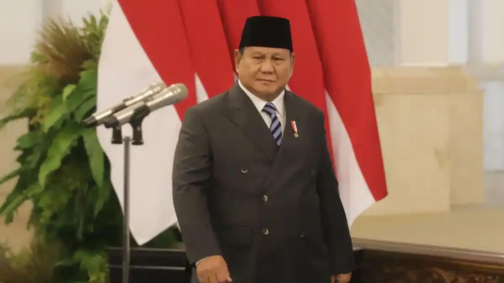 Desak Prabowo Pangkas Kabinet Demi Selamatkan APBN