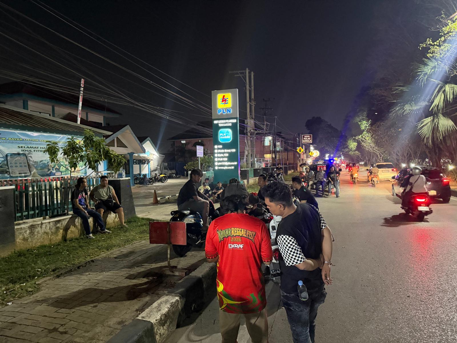 Geram byarpet, warga Kukar geruduk kantor PLN Tenggarong