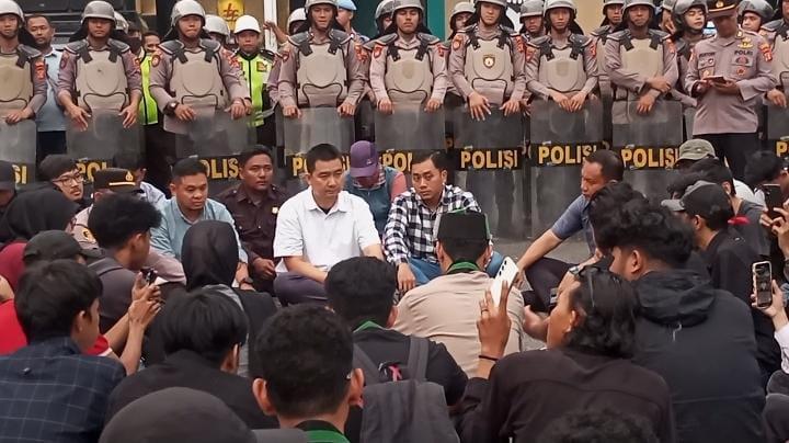 Listrik Padam 4 Bulan, HMI Samarinda Geruduk PLN UP3 dengan Murka