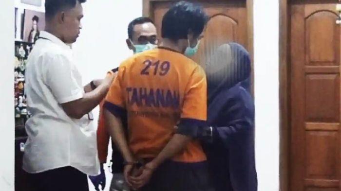 Geger Madiun: Istri Sah Murka Tuntut Tanggung Jawab Suami Berbaju Tahanan