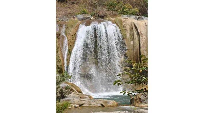 Air Terjun Harunda, Air terjun yang indah ini terletak di Desa Soru Kecamatan Umbu Ratu Nggay, Sumba Tengah