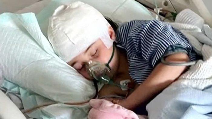 Fergil Mestanov mengatakan, saat melihat putrinya di rumah sakit, kepala Aliyah 'seperti telur rebus dan cangkangnya baru saja pecah berkeping-keping'.