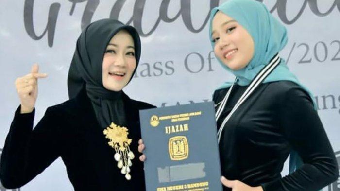 Atalia Praratya bersama sang putri, Zara.