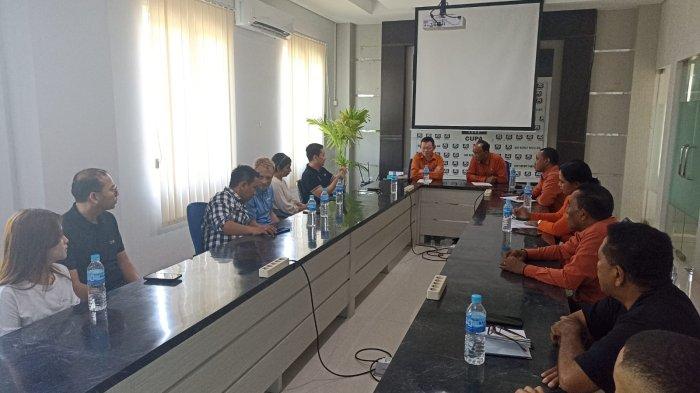 AUDIENSI -Audiensi antara Manajemen KSP Kopdit Pintu Air Rotat-Indonesia dengan Manajemen Cargill Cocoa & Chocolate di ruang rapat kantor pusat KSP Kopdit Pintu Air di Desa Ladogahar, Kecamatan Nita, Kabupaten Sikka, Rabu, 28 Juni 2023.
