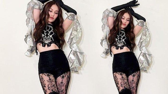 SEKSI - Ayu Ting Ting bergaya seksi saat tampil di Bekasi