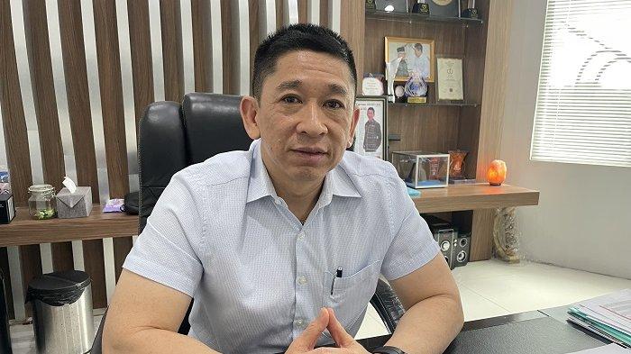 KETUA REI NTT- Ketua DPD REI NTT, Bobby Pitoby saat memberikan penjelasan soal program Presiden Prabowo Subianto bangun 3 Juta unit rumah