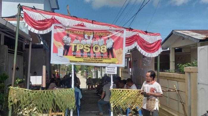 TPS 08, Kelurahan Kolhua, Kecamatan Maulafa, Kota Kupang, Nusa Tenggara Timur. Warga RW 13 Kelurahan Kolhua menyalurkan hak pilihnya di ini pada Rabu (27/11/2024) pagi.