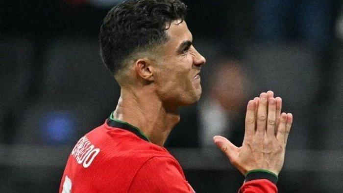 Cristiano Ronaldo berselebrasi seusai mencetak gol pada babak adu penalti dalam 16 besar Euro 2024 antara Portugal vs Slovenia pada 1 Juli 2024. Ronaldo mengumumkan Euro 2024 jadi penampilan terakhirnya.