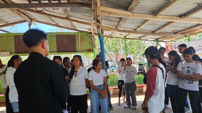 DISKUSI HIV/AIDS _Orang Muda Katolik (OMK) Wilayah Walikota B Paroki  Sta. Maria Assumpta  Kupang diskusi dan game tentang HIV/AIDS di pantai Tablolong, Minggu, 26 November 2023.