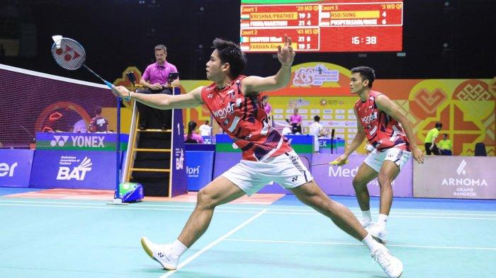 LOLOS KE FINAL - Ganda putra Indonesia, Muhammad Shohibul Fikri/Daniel Marthin  bertanding melawan Pruthvi Krishnamurthy Roy/Sai Pratheek. K (India) di perempat final Thailand Masters 2025 di Nimibutr Stadium, Jumat (31/1/2025).  Fikri/Daniel lolos ke final, Minggu (2/2/2025).