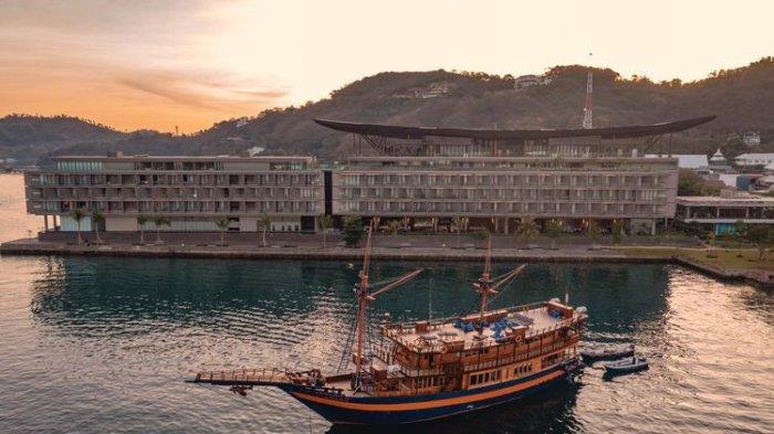 Hotel Meruorah Komodo Labuan Bajo milik PT Indonesia Ferry Properti. Hotel ini akan menjadi Venue Utama KTT ASEAN yang akan digelar pada Mei 2023.