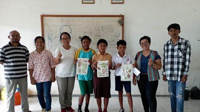 PENGABDIAN - Program Studi atau Prodi Misiologi Institut Agama Kristen Negeri (IAKN) Kupang mengadakan kegiatan Pengabdian kepada
Masyarakat bagi masyarakat terdampak longsor Takari, Kabupaten Kupang.