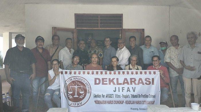 JIFAV - Presiden dan Sekjen JIFAV dan anggota. JIFAV sebuah komunitas yang dibentuk oleh keluarga korban dan para penyintas kekejaman FRETELIN untuk memperjuangkan keadilan hukum dan pengakuan atas pelanggaran Hak Asasi Manusia, yang selama ini diabaikan oleh narasi dominan sejarah
 