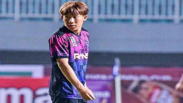MITSURU MARUOKA - Bali United dikabarkan segera mendatangkan dua pemain asing, Kenzo Nambu dan Mitsuru Maruoka, untuk memperkuat tim pada Liga 1 musim 2024-2025. Pemain RANS Nusantara FC, Mitsuru Maruoka.