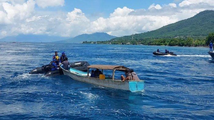 Jolor tabrak perahu patroli Semana Santa Larantuka, Jumat, 29 Maret 2024.